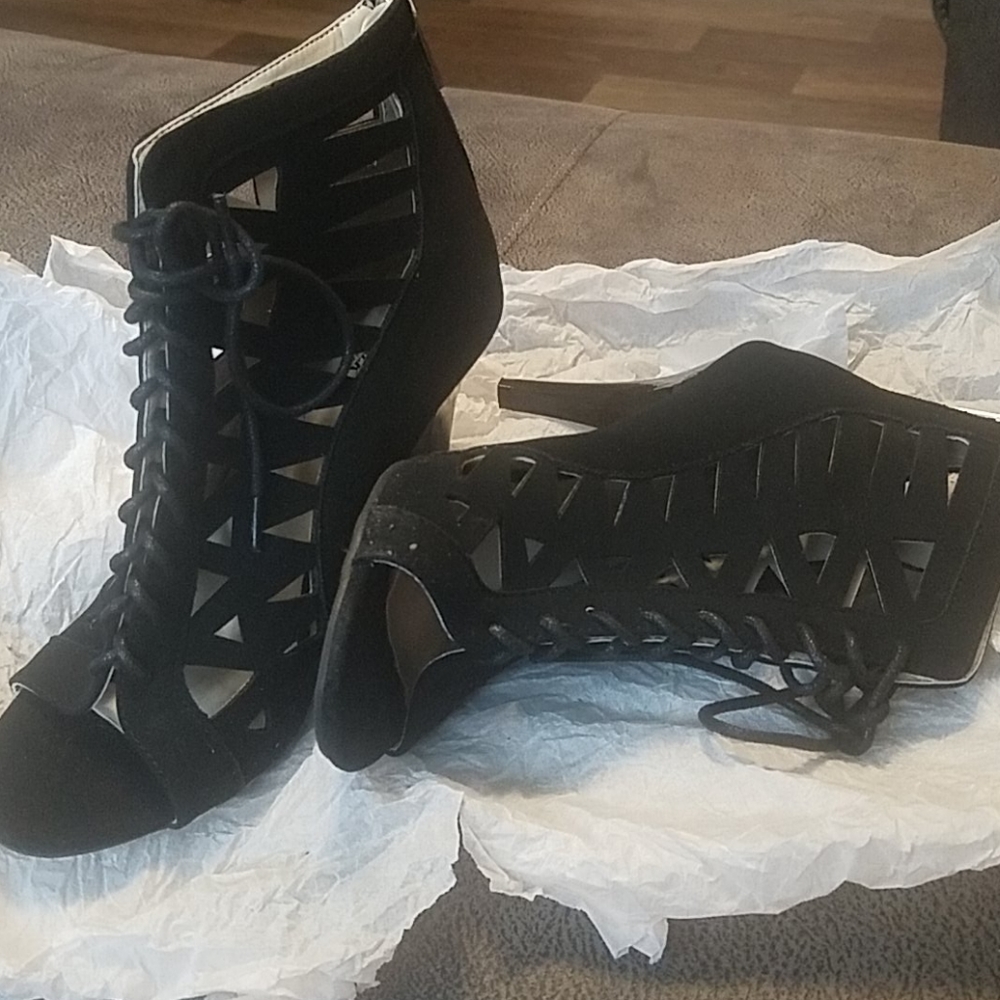 Peekaboo Lace Up Sandle